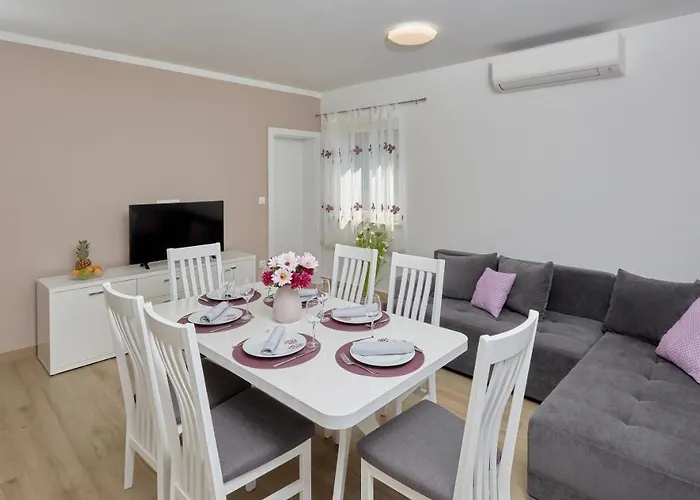 Nika Apartament *