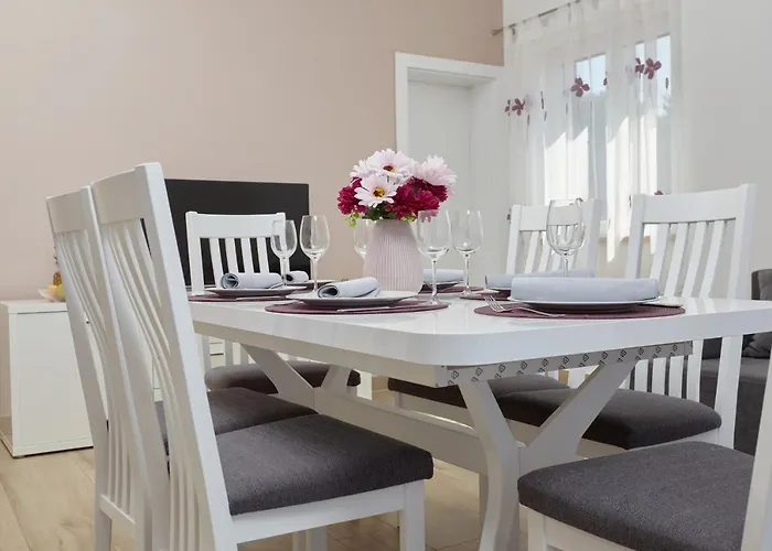 Nika Apartament *