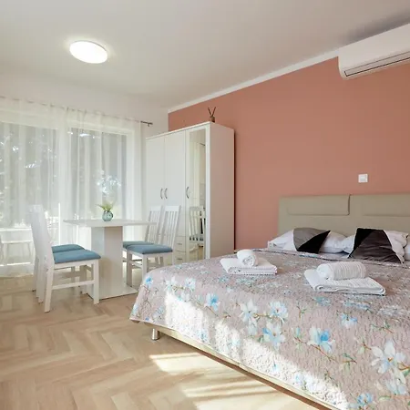 Appartamento Nika Turanj